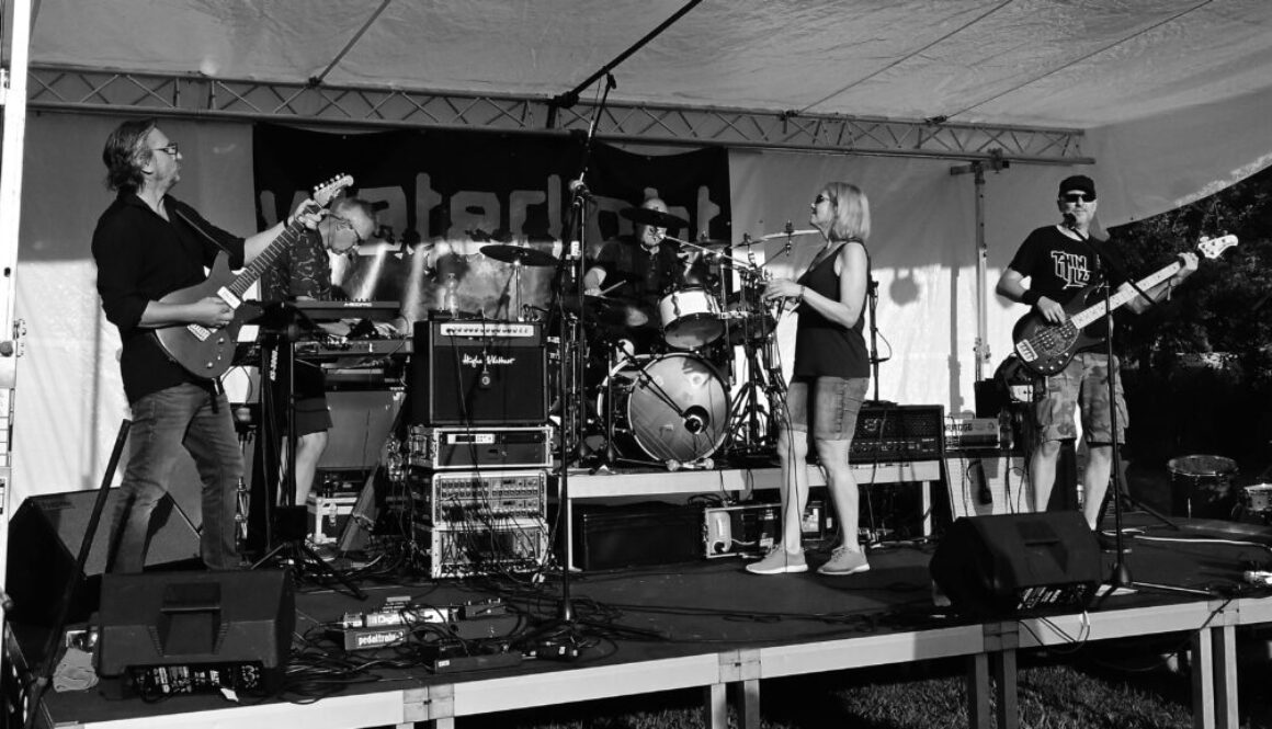 waterlight concert action